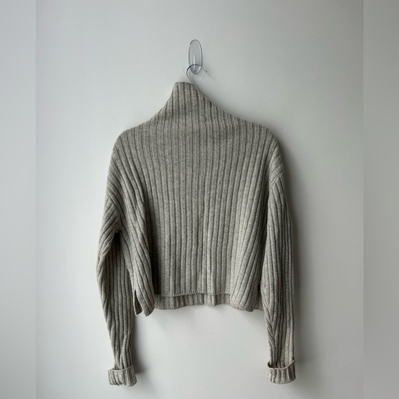 Frank + Oak grey
Wool blend  ribbed cropped oversized sweater - Picture 11 of 12